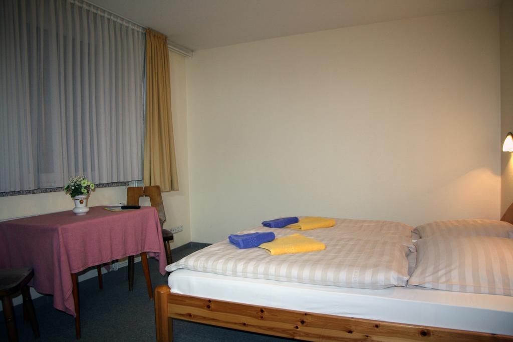 Hotel Gremersdorf - Zum Gruenen Jaeger Стая снимка