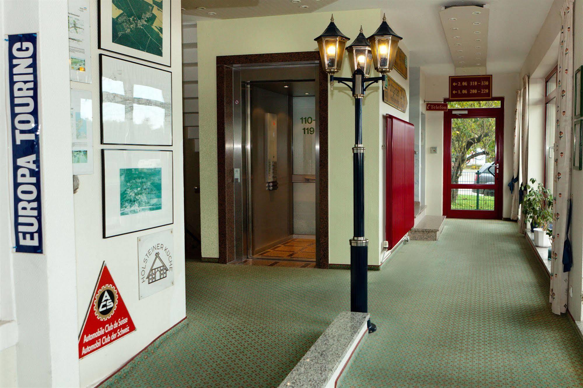 Hotel Gremersdorf - Zum Gruenen Jaeger Екстериор снимка