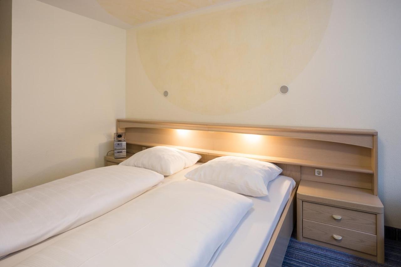 Hotel Gremersdorf - Zum Gruenen Jaeger Екстериор снимка