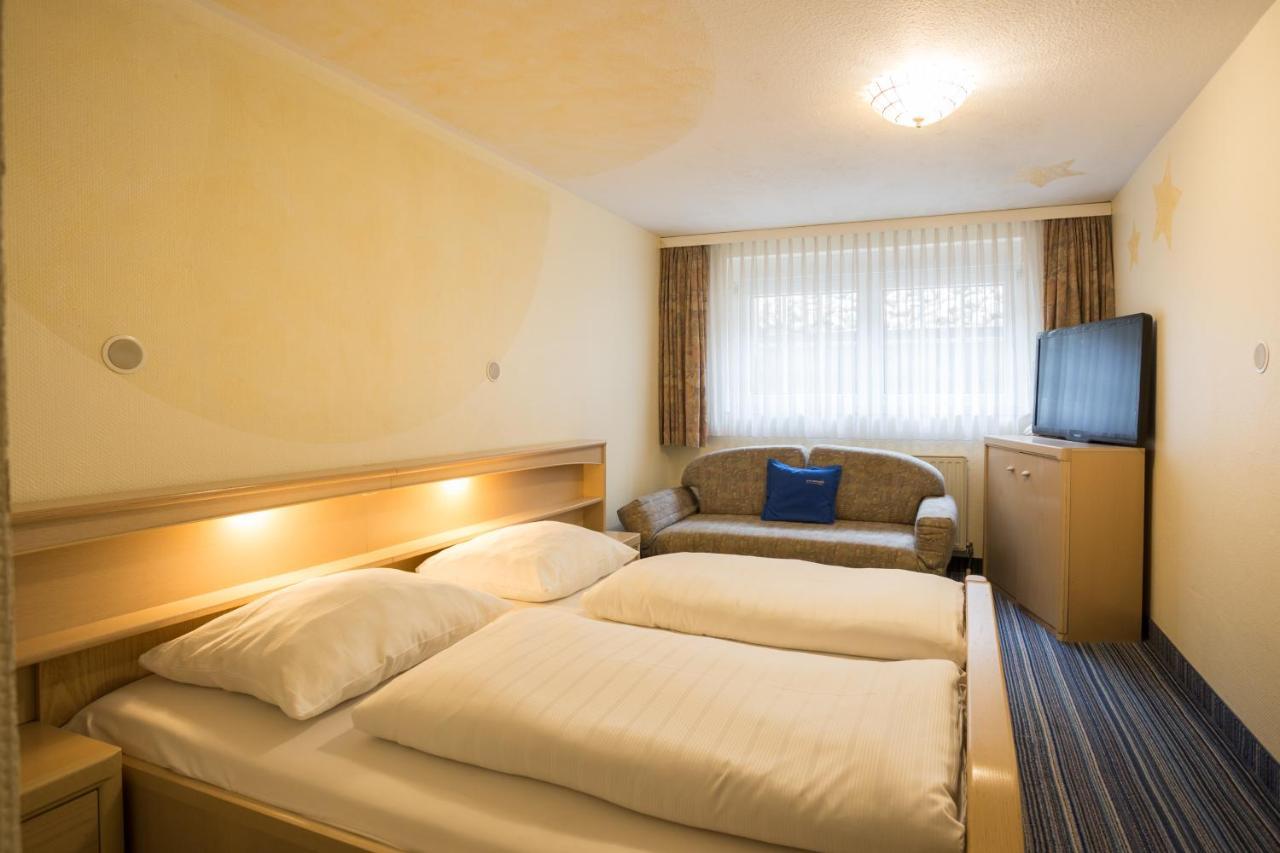 Hotel Gremersdorf - Zum Gruenen Jaeger Екстериор снимка