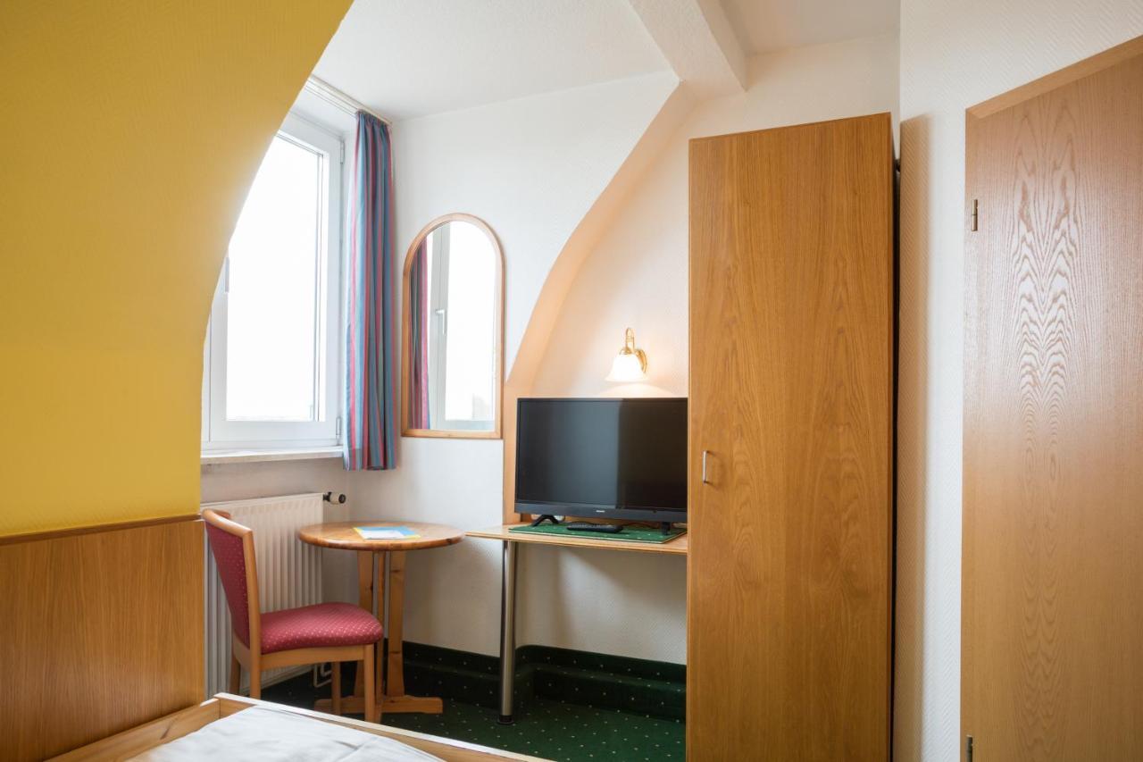Hotel Gremersdorf - Zum Gruenen Jaeger Екстериор снимка