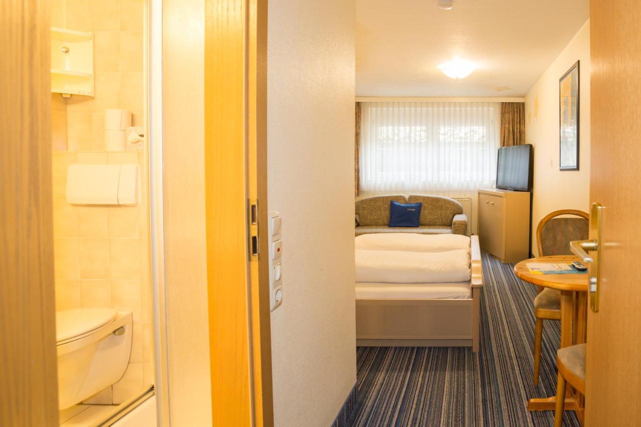 Hotel Gremersdorf - Zum Gruenen Jaeger Екстериор снимка