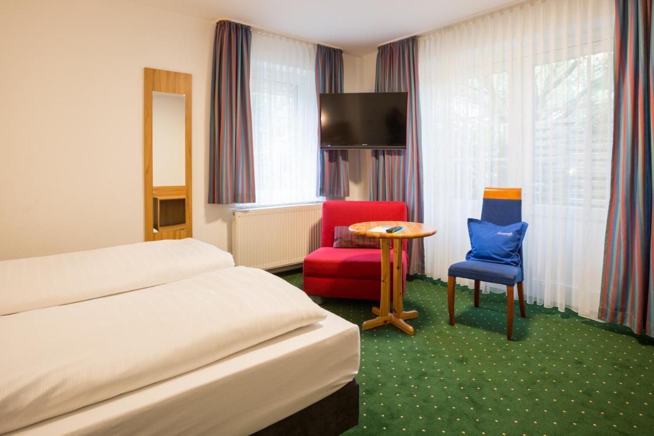 Hotel Gremersdorf - Zum Gruenen Jaeger Екстериор снимка