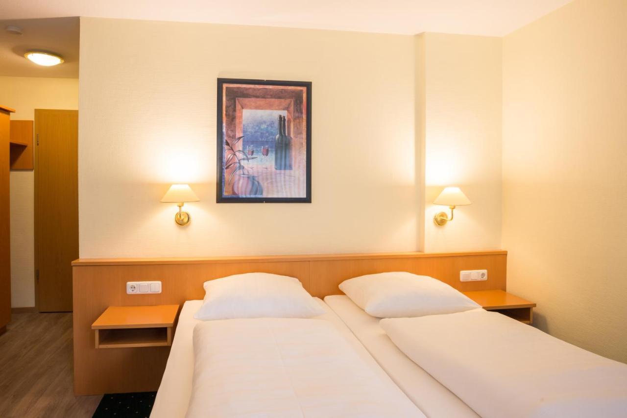 Hotel Gremersdorf - Zum Gruenen Jaeger Екстериор снимка