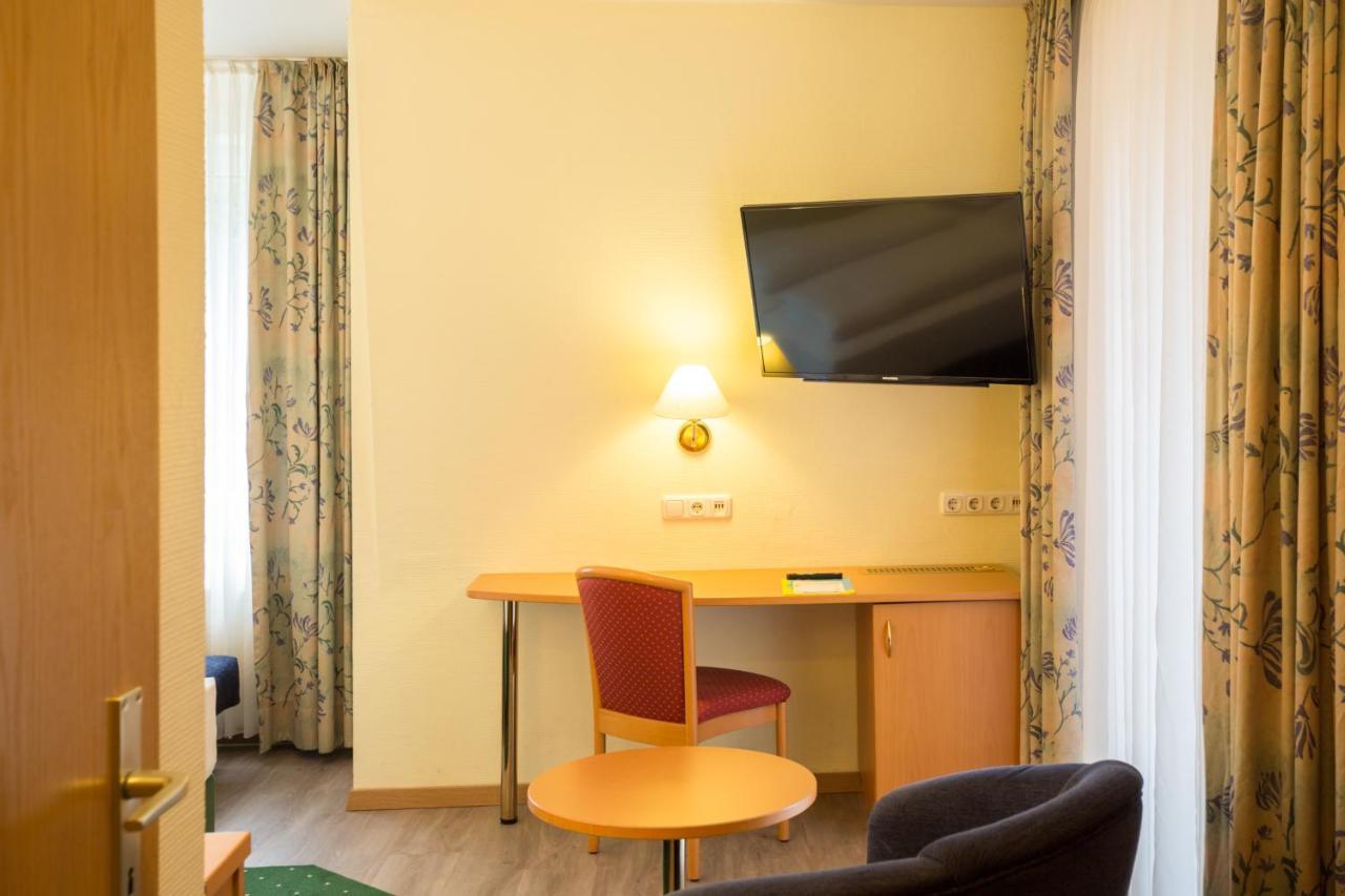Hotel Gremersdorf - Zum Gruenen Jaeger Екстериор снимка