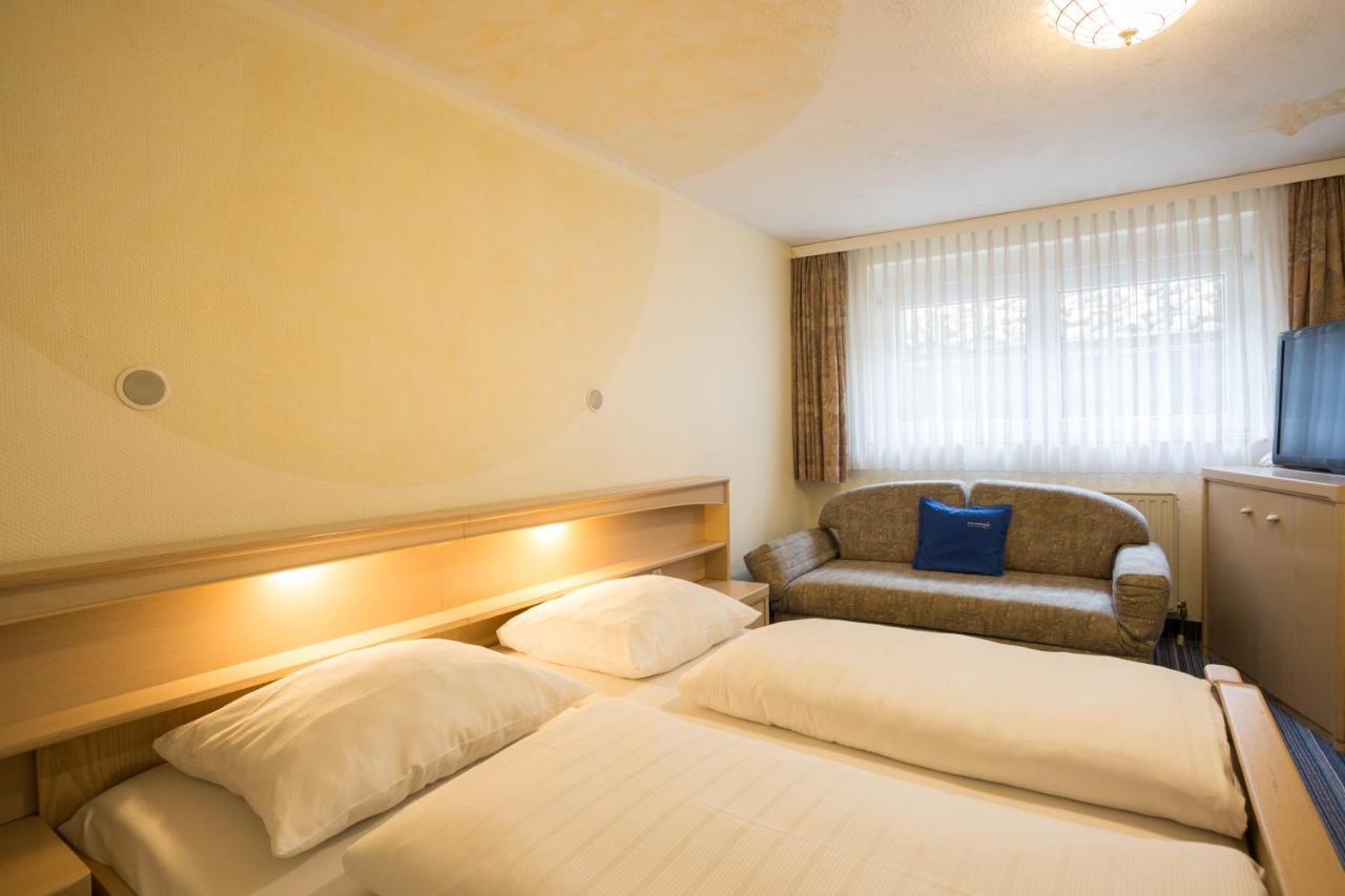 Hotel Gremersdorf - Zum Gruenen Jaeger Екстериор снимка