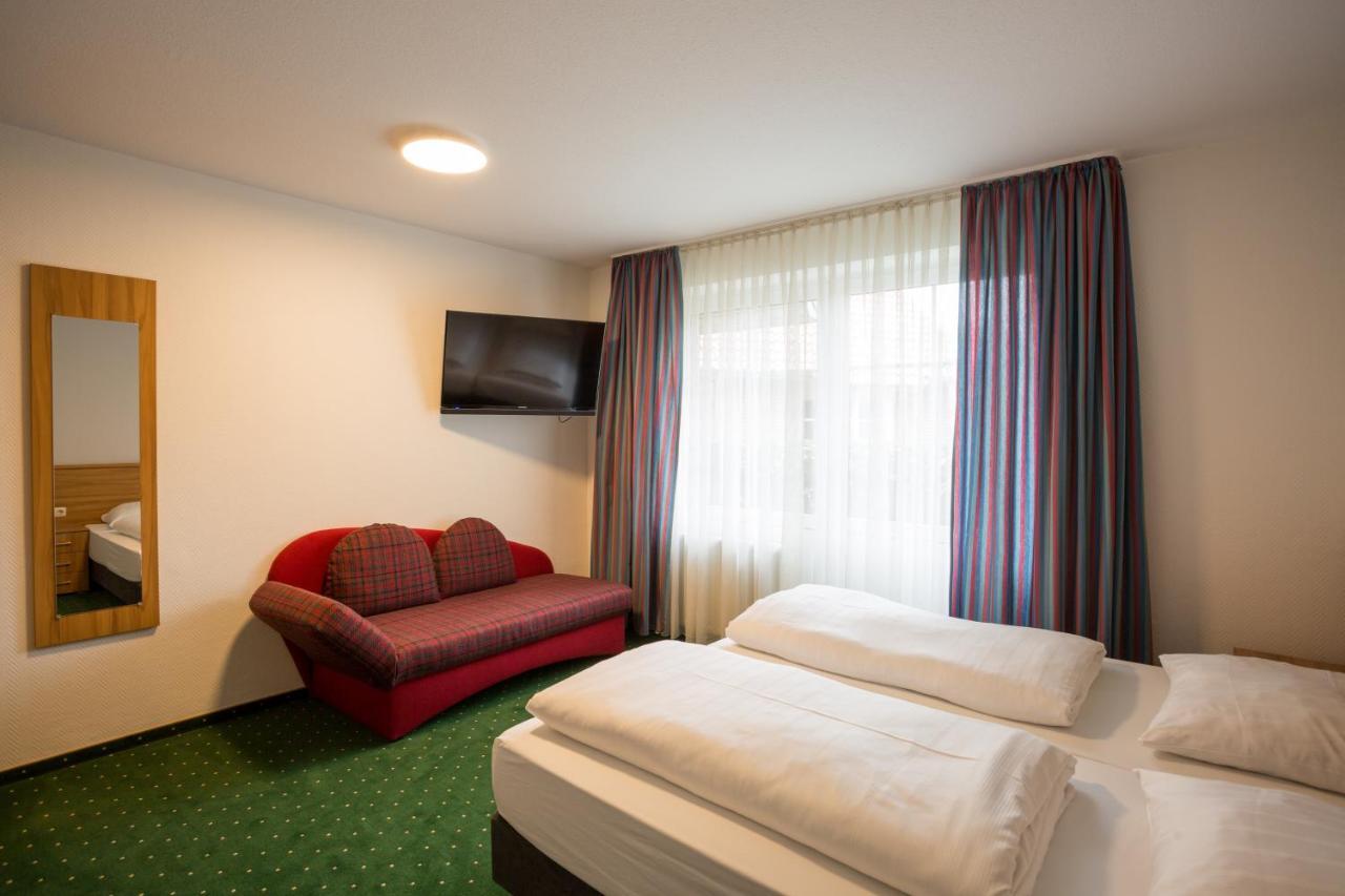 Hotel Gremersdorf - Zum Gruenen Jaeger Екстериор снимка